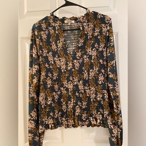 Gimmicks top from The Buckle